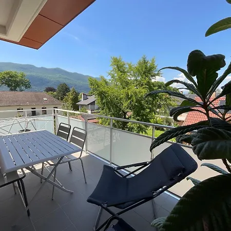 - Grand Port - Parking Apartment Aix-les-Bains