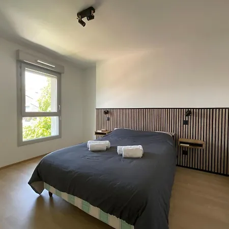 - Grand Port - Parking Apartment